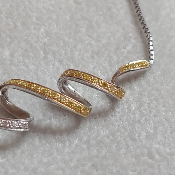 14K Yellow & White Gold Necklace w/ artistic swirl